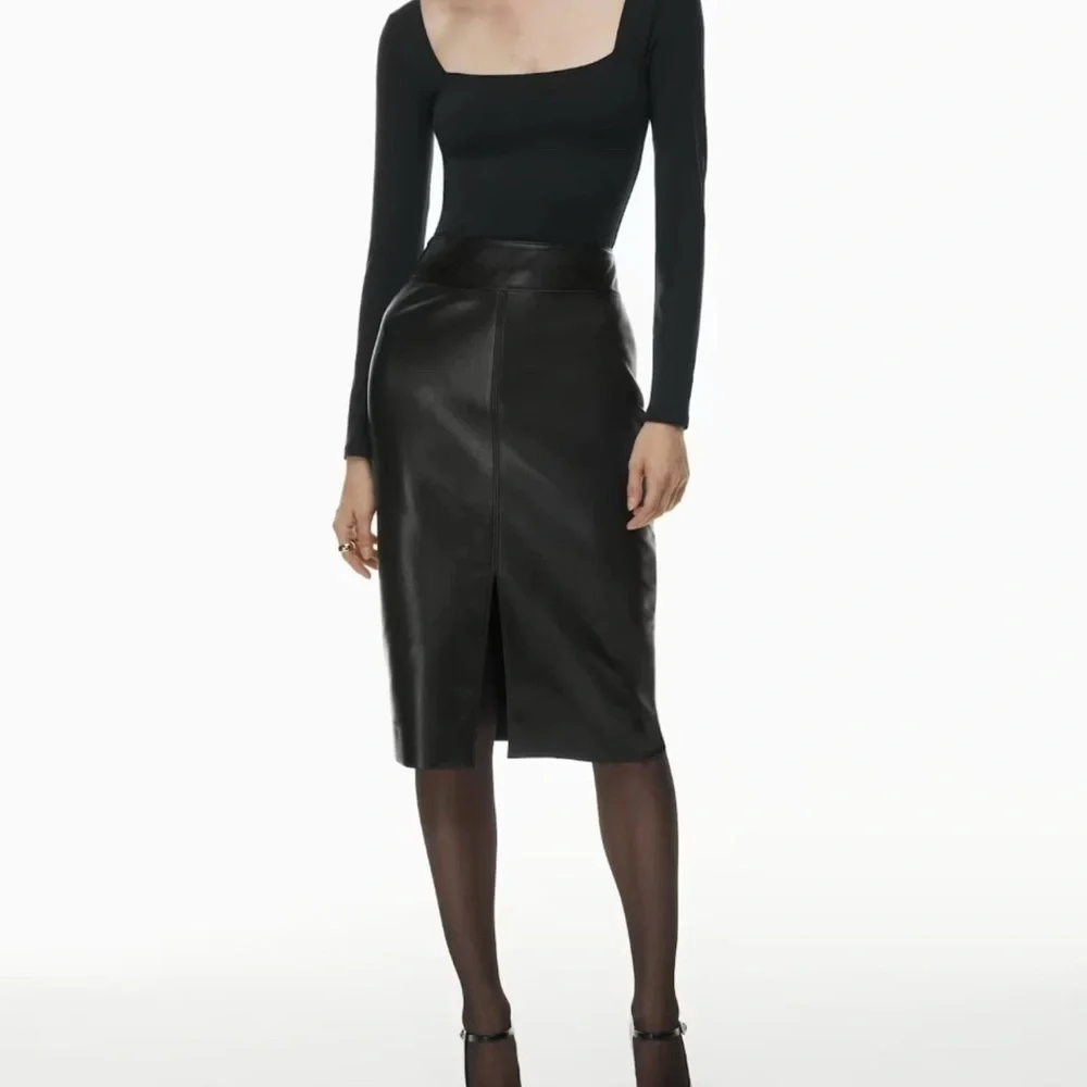 Aritzia Babaton Contour Black Square Neck Long Sleeve Bodysuit Sz M - Picture 6 of 13